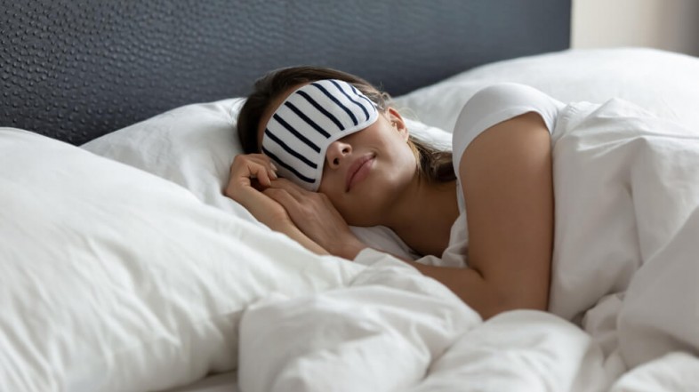 Qual a melhor posição para dormir? Confira algumas dicas para dormir bem